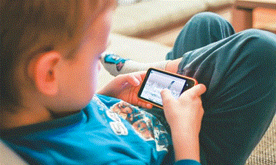 • Kids in USA are spending over 30hours a week on phones, Sell Cell survey finds