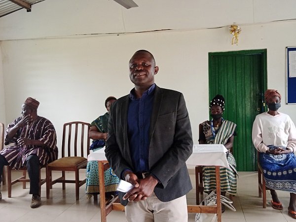 • ASP Apiiya (Inset) speaking some participants
