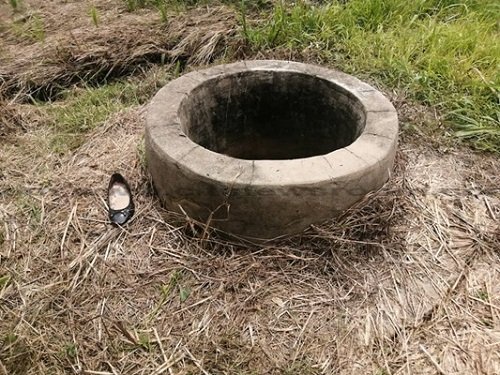 The deceased entered the well to retrieve money