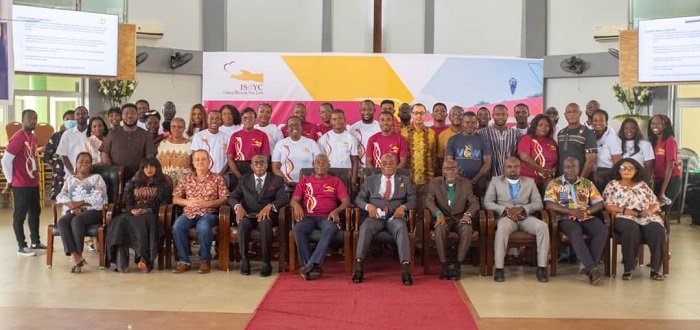 ●●ISBYC members in a group photograph with guests who graced the fundraising