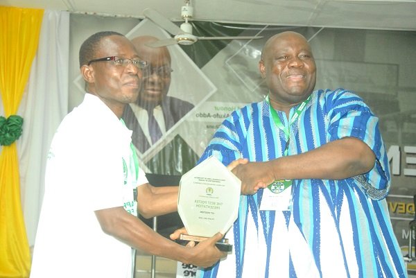 • Professor Samuel Nii Odai [left] presenting an award to Dr Kenneth Fafa Egbadzor Photos Okai Elizabeth.