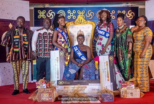 Miss Culture Ghana 2022, poses with her runners-up and panel of judges
