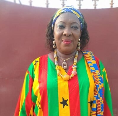 • Eva likes dressing in national colours