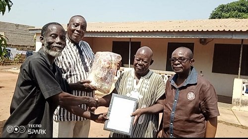• The MCE and some digintaries interacting with beneficiaries at the programme