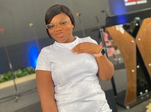 •The reporter flaunting her pink smart watch