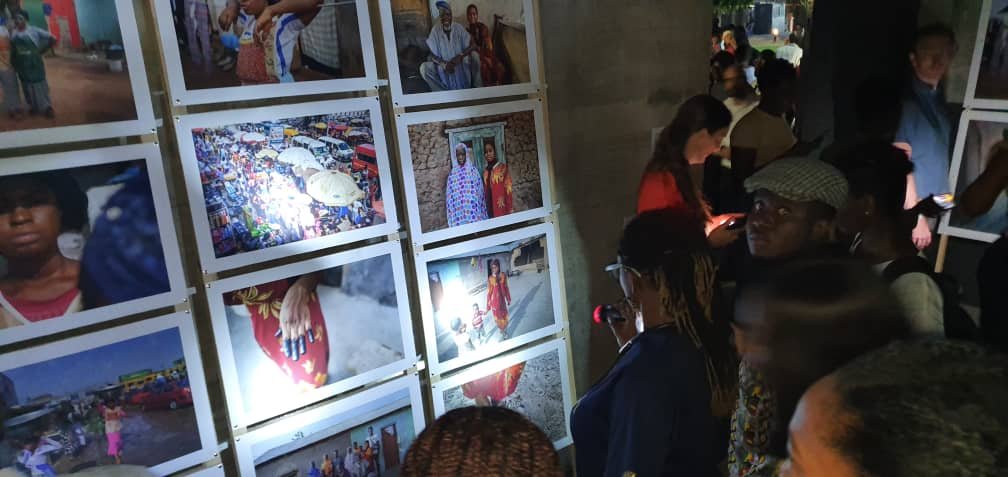 Princess Umul Hatiyya posing a question to young Abdul