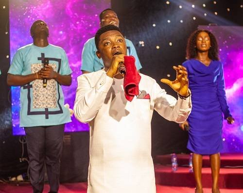 • Praise Bonney in a worship mood