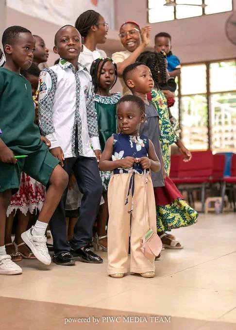 Children's Ministry praising God