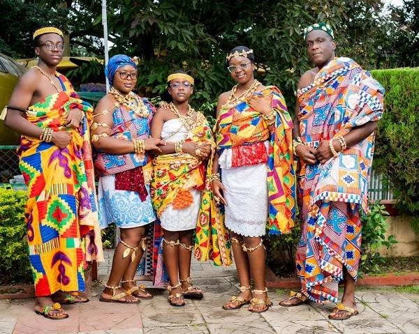 A photo of the family - (from left)Emma, Elisa, Eliana, Agustina and Mike