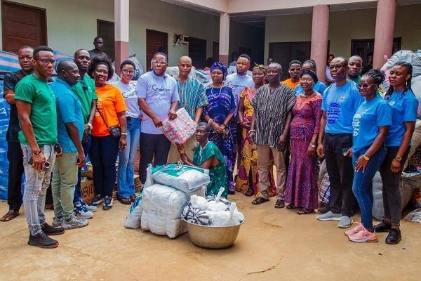 • Staff from BH-FERTAGRO limited donating the items to the paramount Queen mother of MEPE Traditional Area.