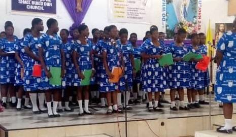 • SS Peter and Paul Catholic School singing a christmas Carol