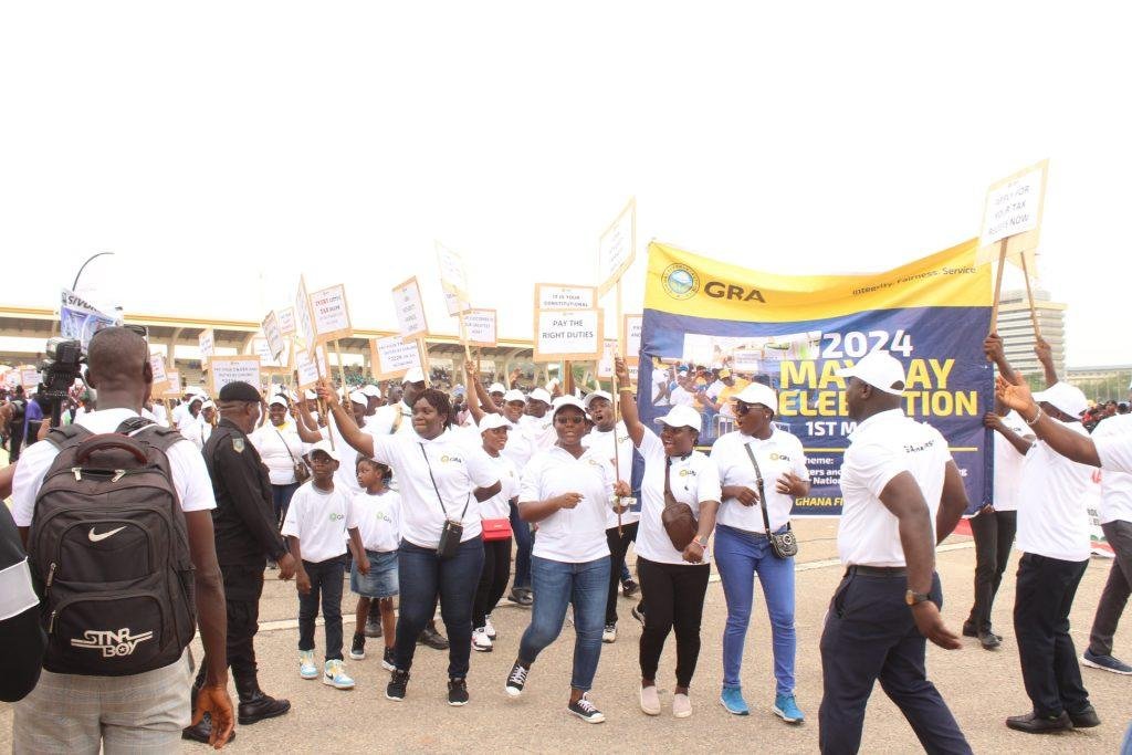 Workers of GRA in action.