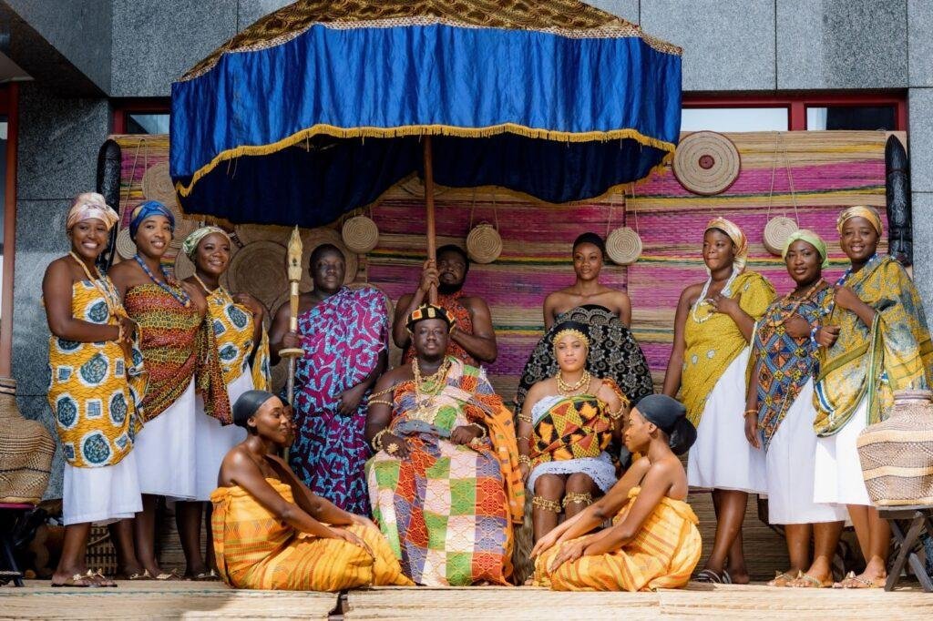 • a section of UBA staff displaying the
Dwabor tradition of the Ashanti Kingdom