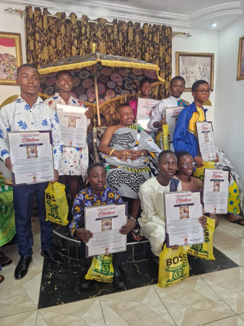 Appianyinasehene in a pose with some BECE candidates