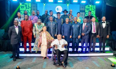 A group picture of dignitaries at the event