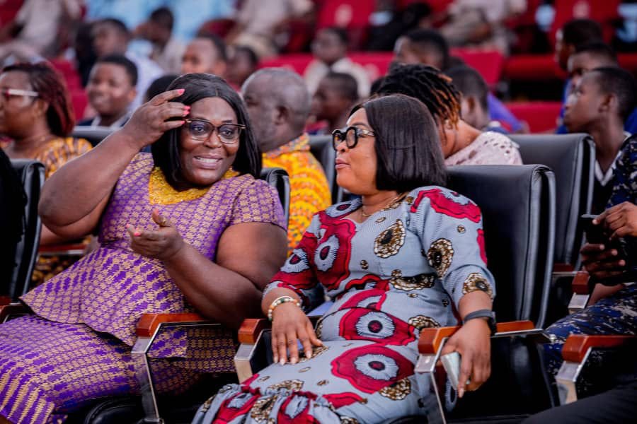 • Member of Parliament for Dome Kwabenya, Mrs Elikplim Akurugu Faustina in discussion with Ms Edna Korama Yamoah