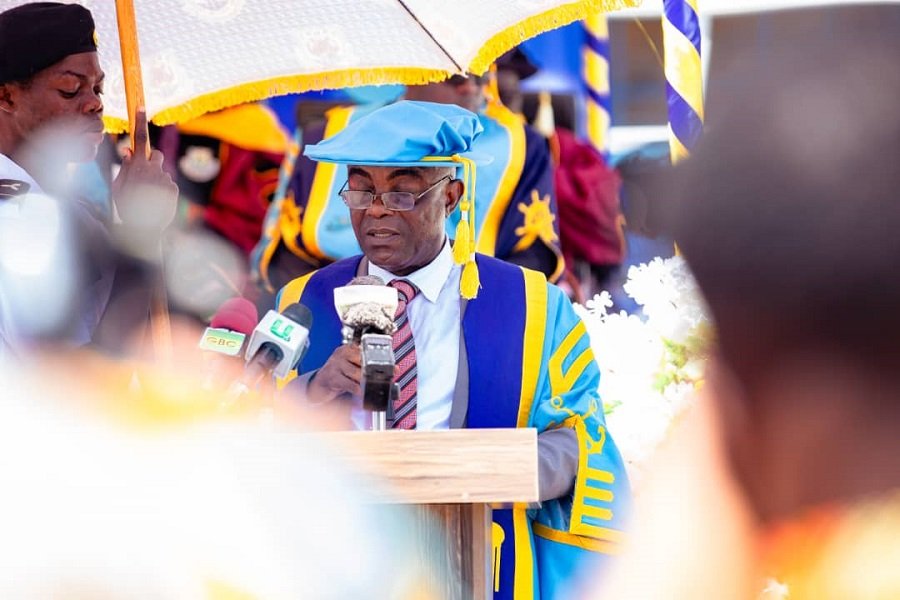 • Acting Vice Chancellor of RMU adressing the graduands