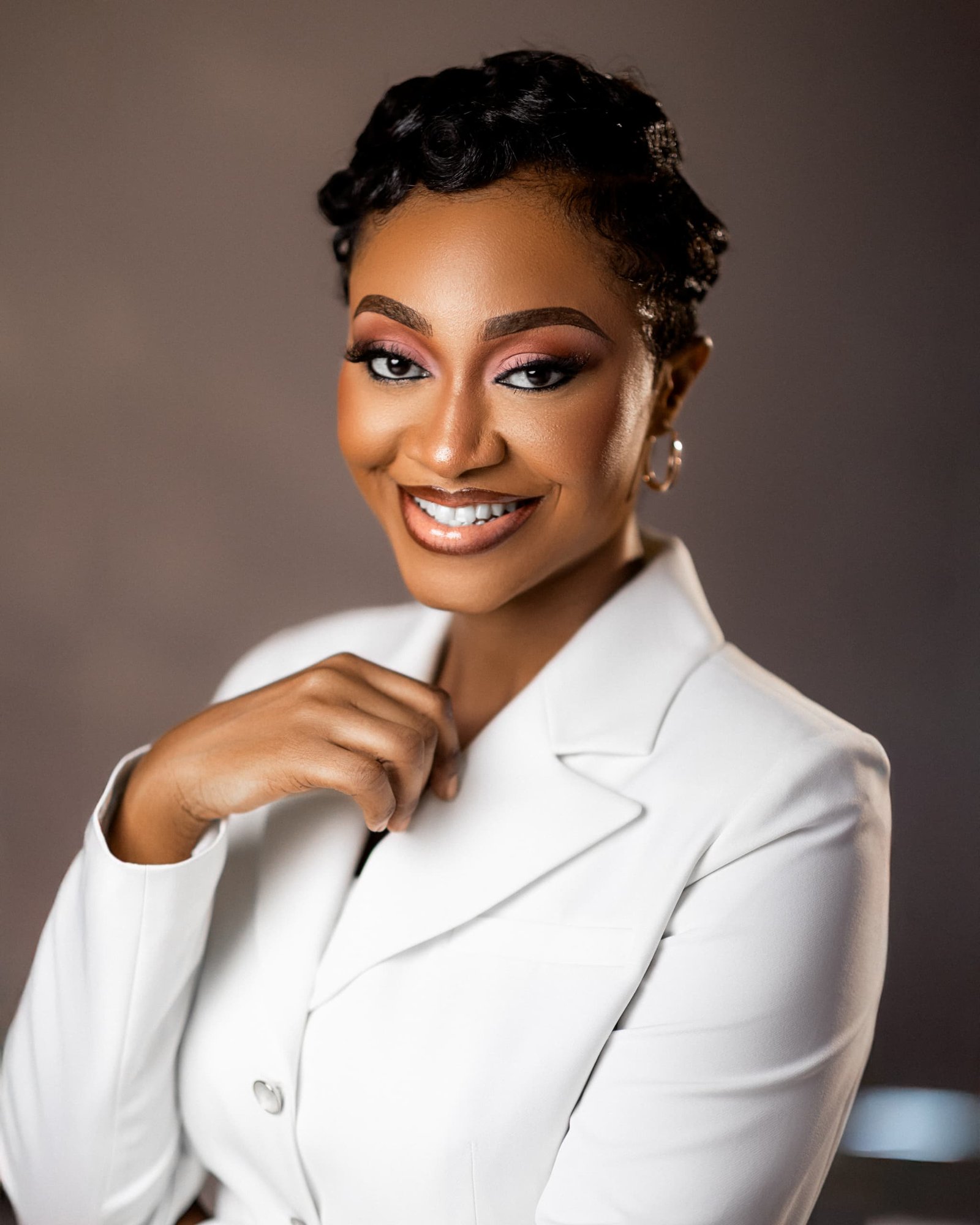 • The worshipper Efe Grace