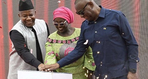 • Madam Abla Dzifa Gomashie (middle) launching the event