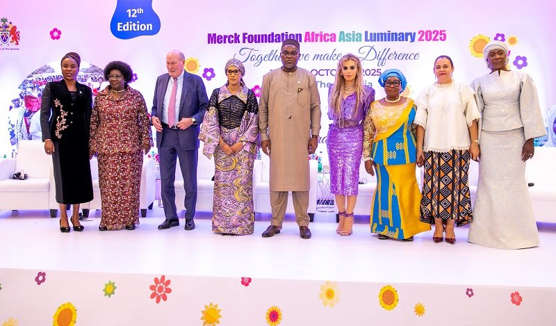 • A group photo of first ladies, Dr Stangenberg-Haverkamp and dr Rasha Kelej (fourth from right).