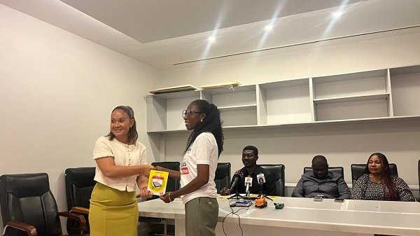 Ms Abigail Annoh recieving her award