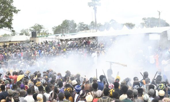Firing of musketry during the enskinment