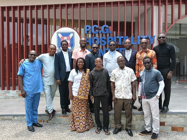 Rev Dr Boadu ( second from left) with members of the 2016 year group