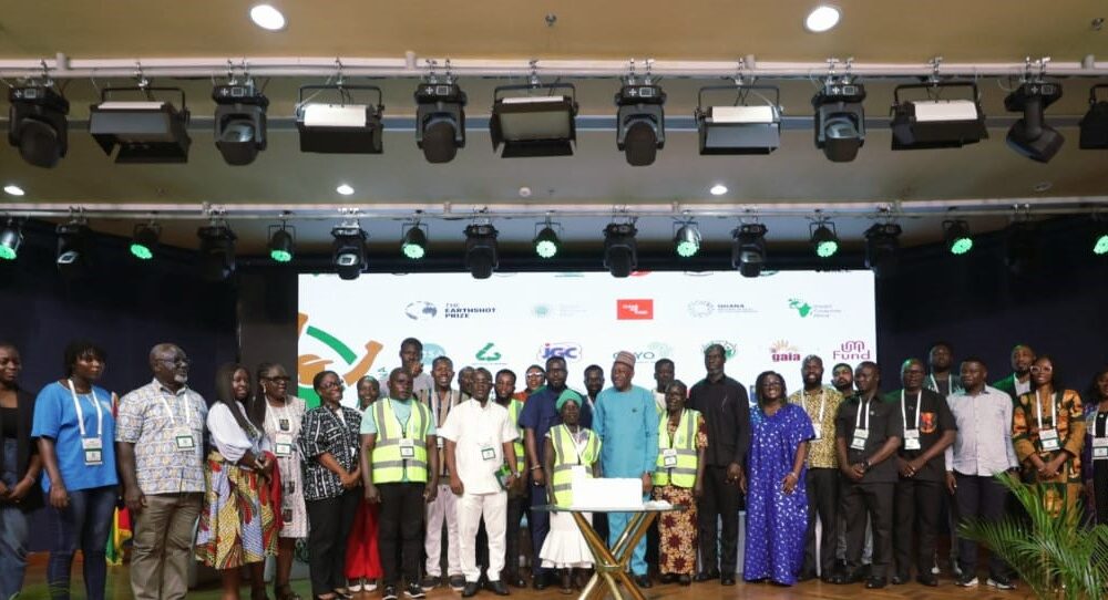 • members of GAYO and dignitaries at the event