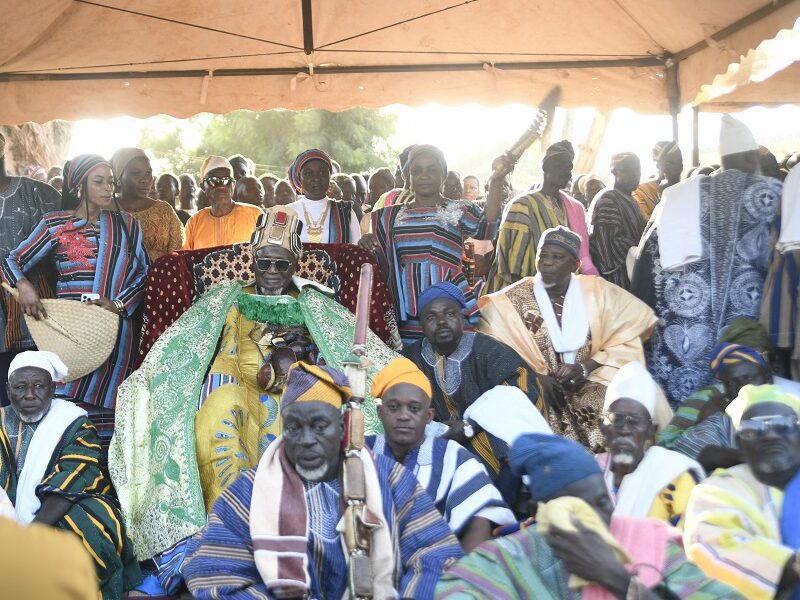 Kumbumgu Na and elders seated during the festival